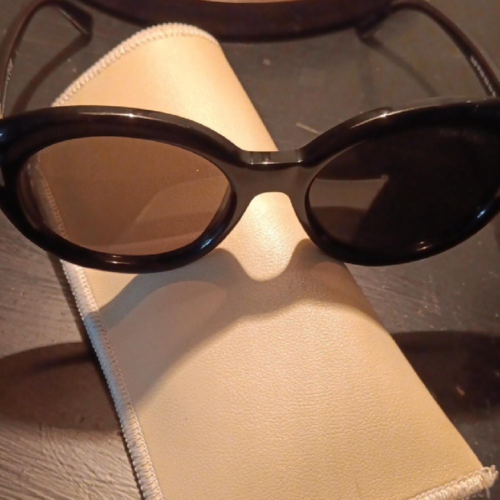 Tom Ford Black  Sunglasses Bold Design MADE IN ITALY